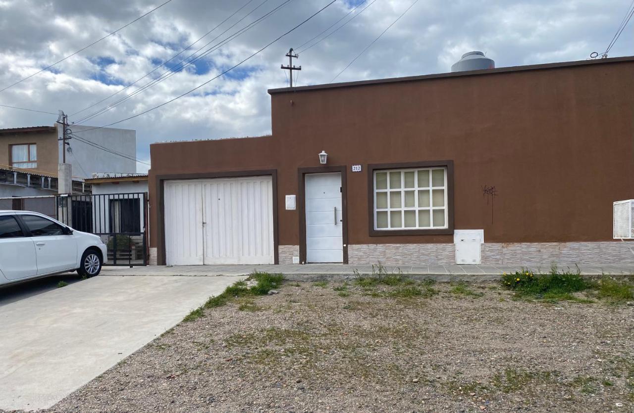 Apartamento Centrico, Moderno Y Tranquilo Caleta Olivia Eksteriør bilde